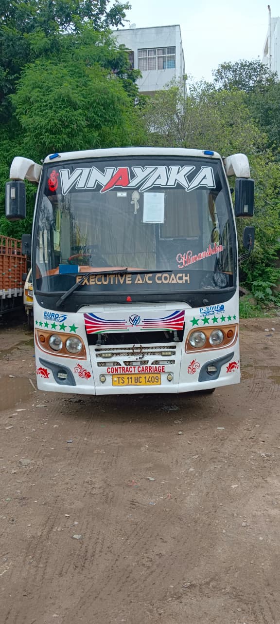 27+1 Spacious coach